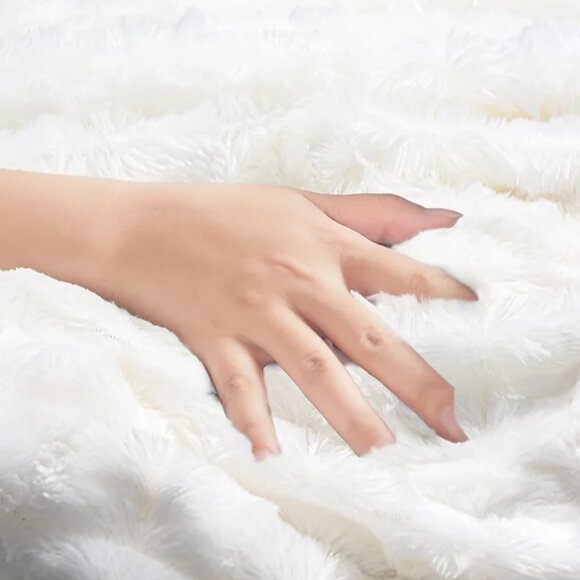 Royal Luxe Micro-Mink/Sherpa Reversable Throw - Picture 5 of 5